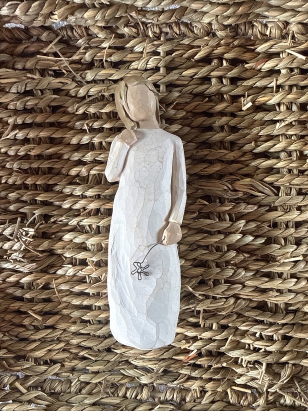 Willow tree figurine decor “remember”